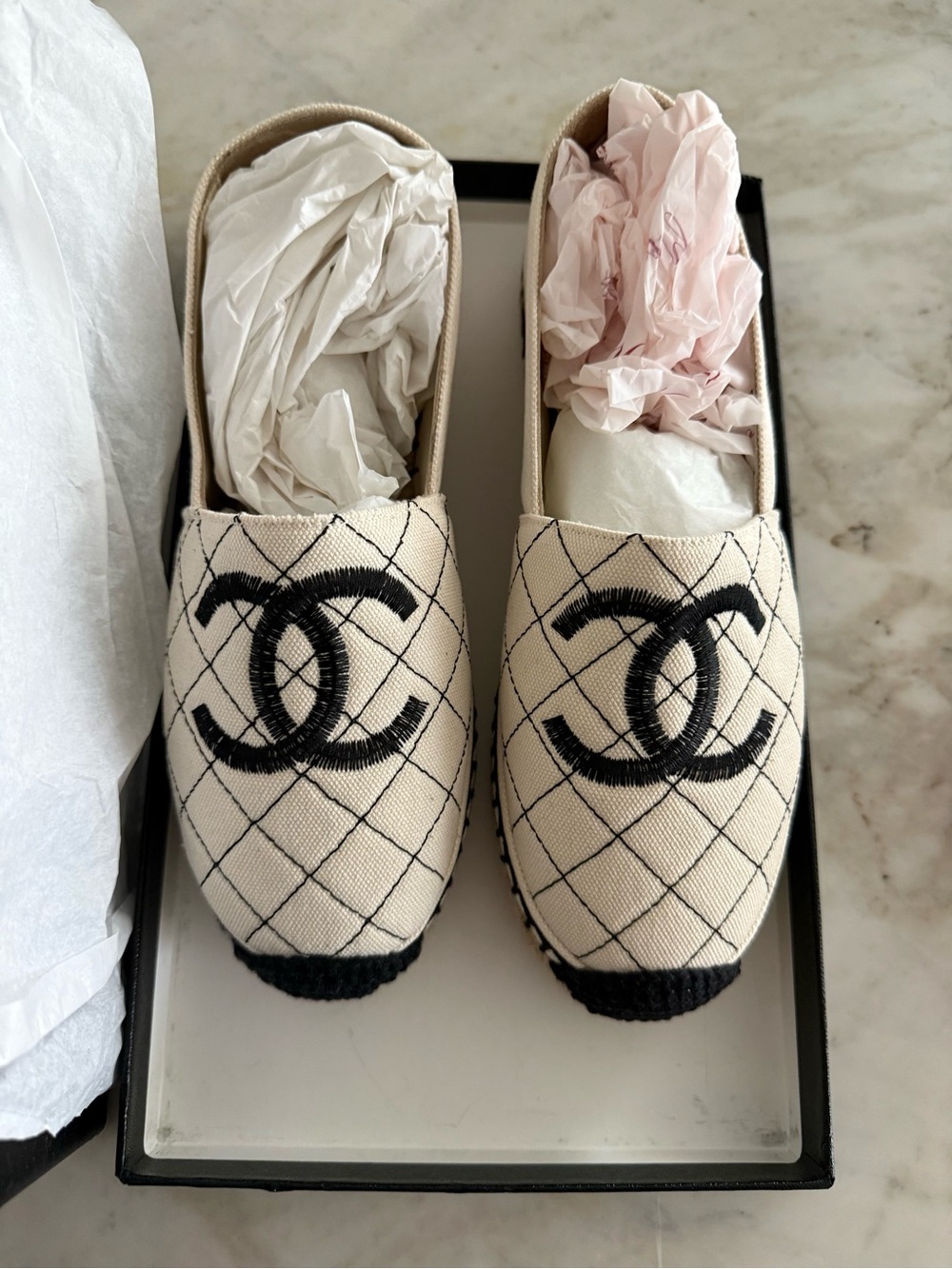 Authentic NWT CHANEL  beige Quilted Espadrilles with Black CC Logo